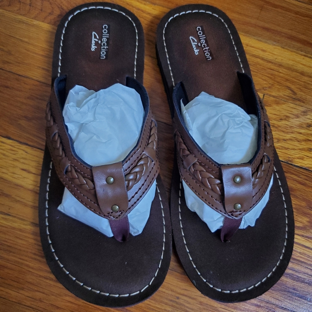 NWT Clarks Tan Leather Flip-Flops